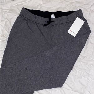 LULULEMON grey On The Fly Pant joggers size: 14